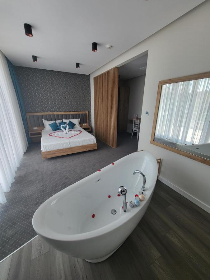 Hotel Excellence บูคาเรสต์ ภายนอก รูปภาพ